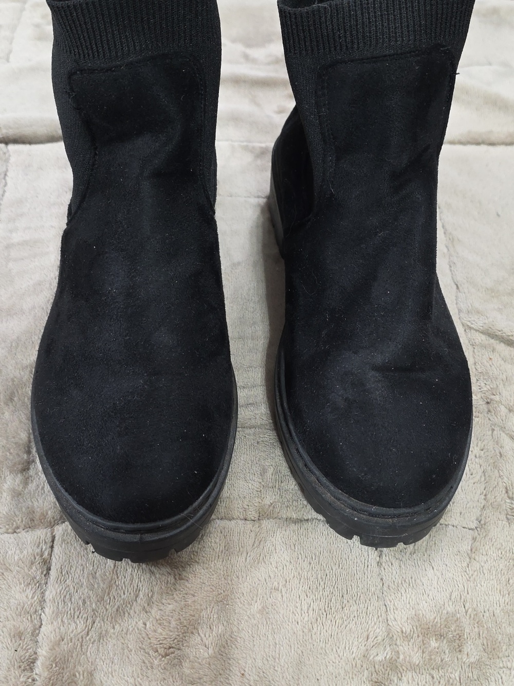 London Fog Women's Black Faux Suede Ankle Boots Pull-On Chunky Sole Sz 8 **READ*